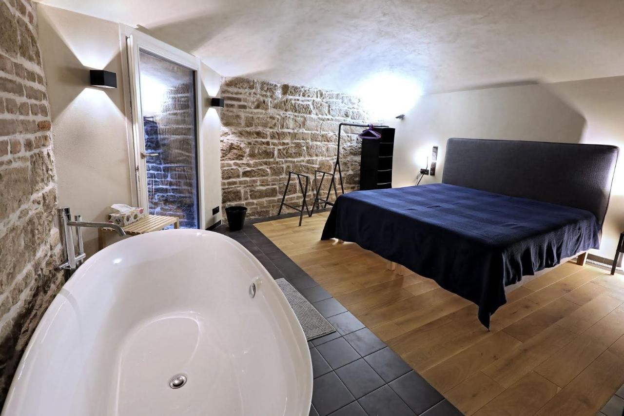 American Loft In The Heart Of Praag Buitenkant foto