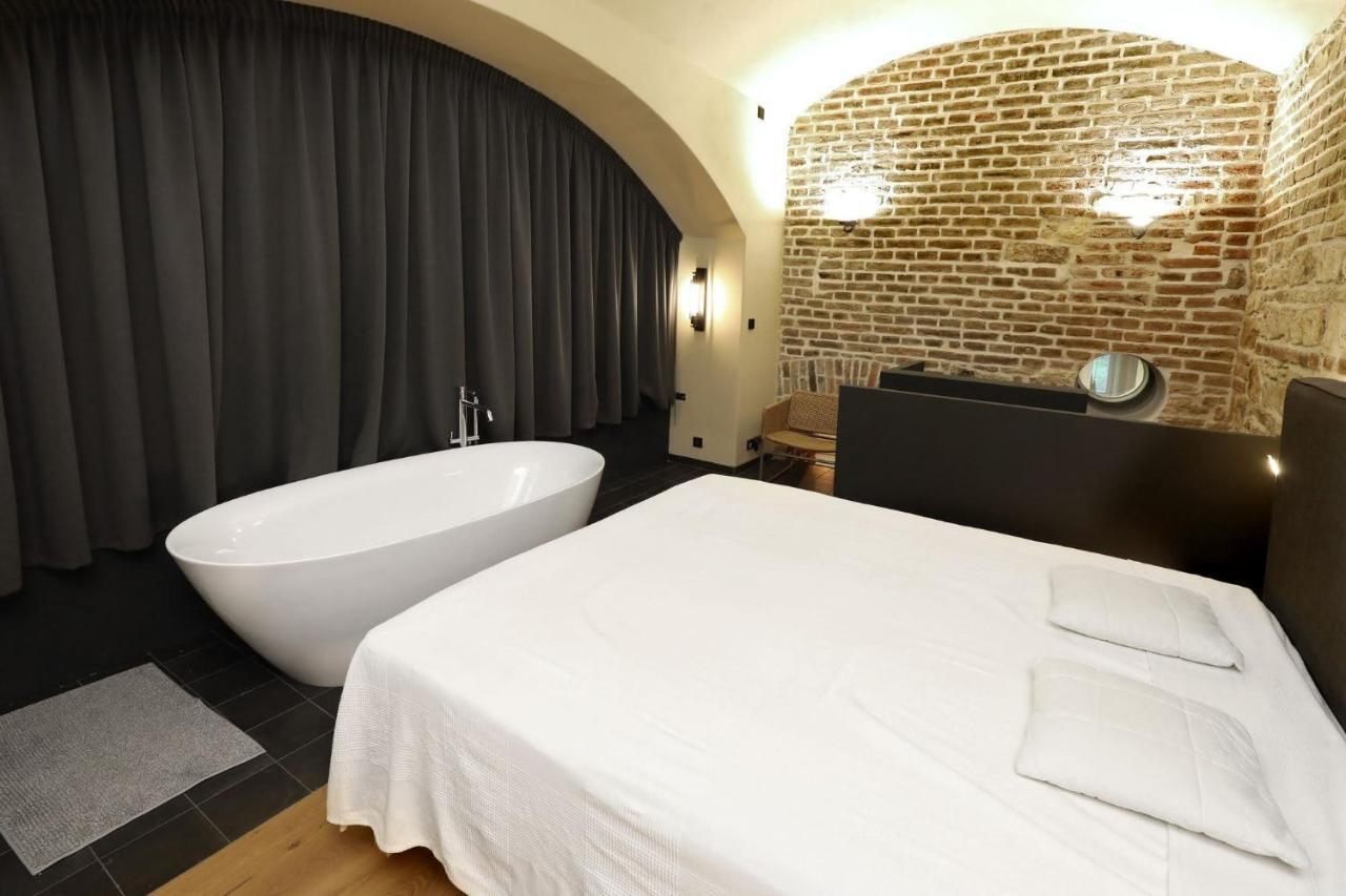 American Loft In The Heart Of Praag Buitenkant foto