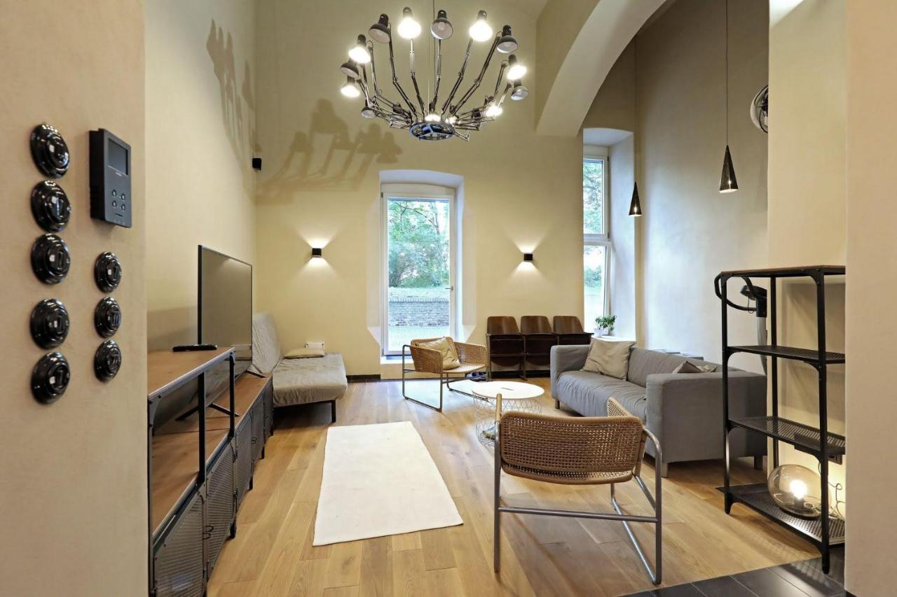 American Loft In The Heart Of Praag Buitenkant foto