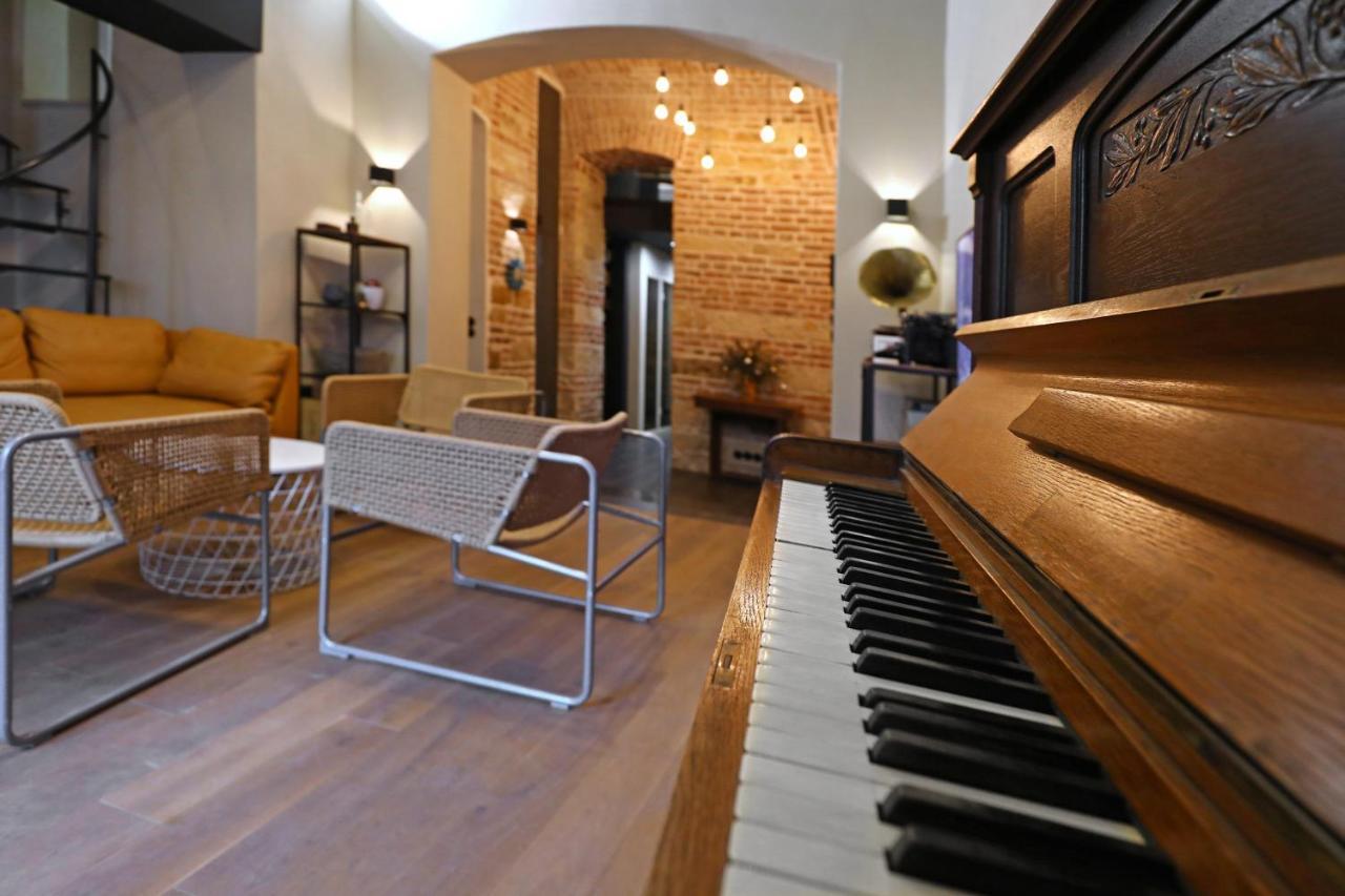 American Loft In The Heart Of Praag Buitenkant foto