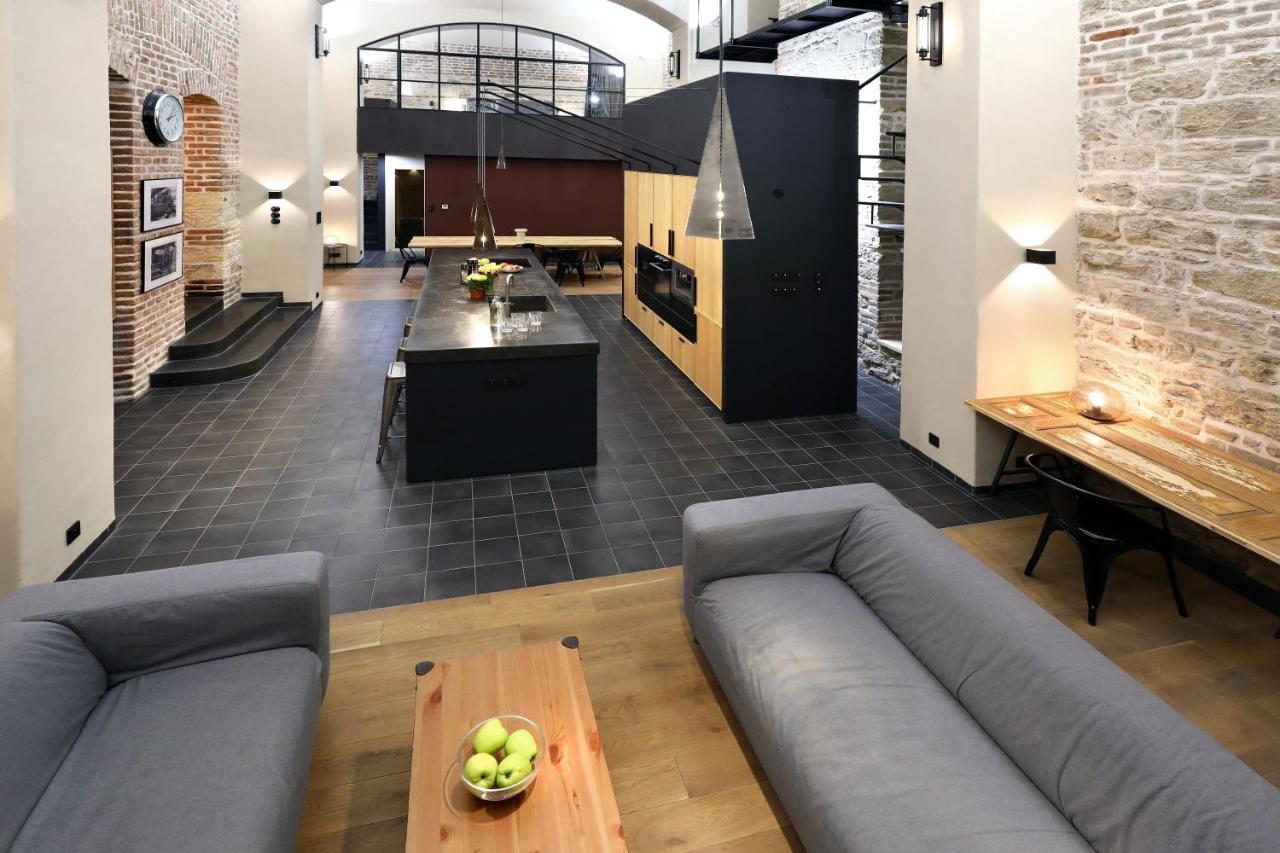 American Loft In The Heart Of Praag Buitenkant foto