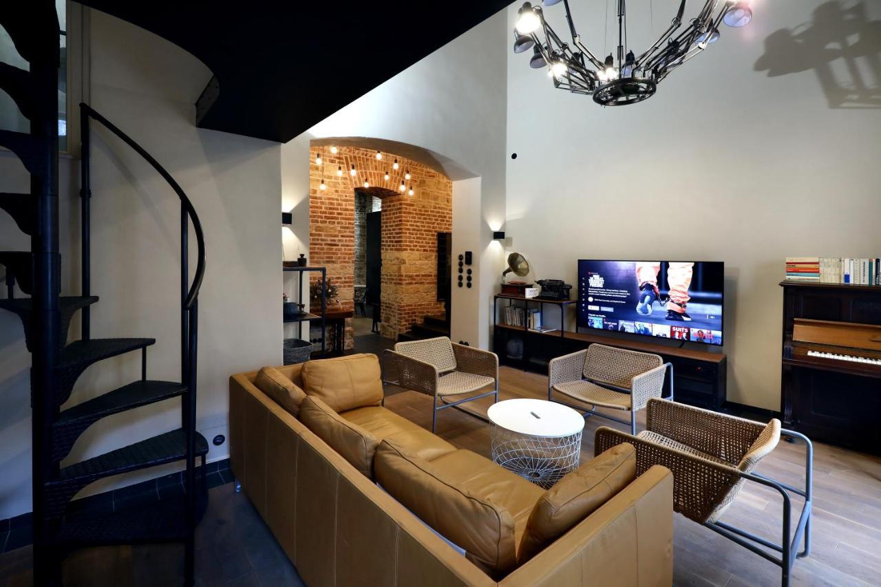 American Loft In The Heart Of Praag Buitenkant foto